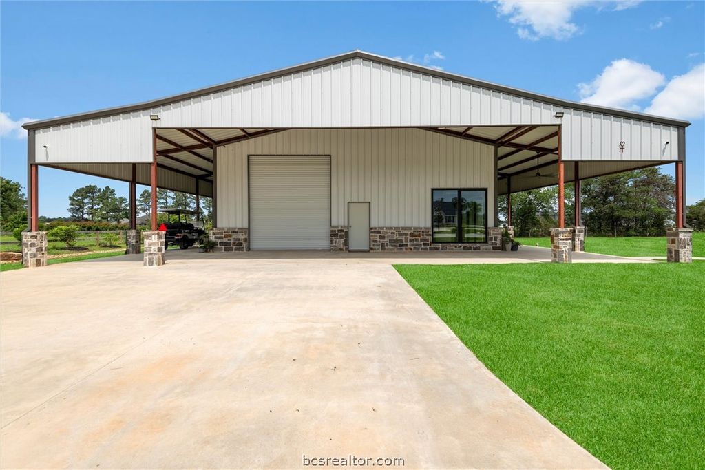 914 Axis Lane, Franklin, TX 77856 — photo 5