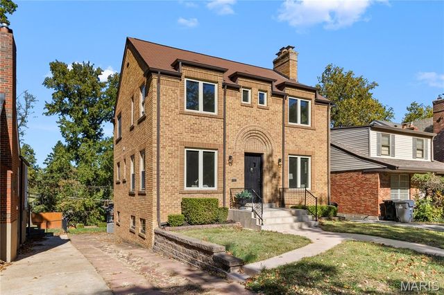 7823 Stanford Avenue, St Louis, MO 63130