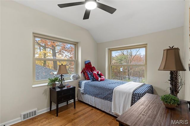 7823 Stanford Avenue, St Louis, MO 63130