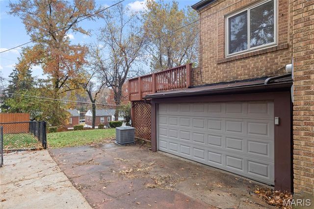 7823 Stanford Avenue, St Louis, MO 63130