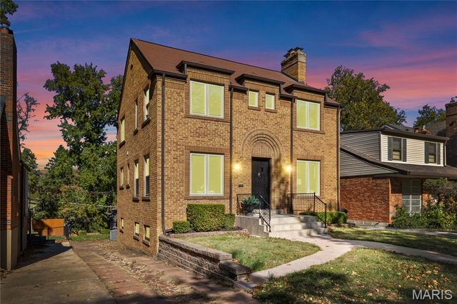 7823 Stanford Avenue, St Louis, MO 63130