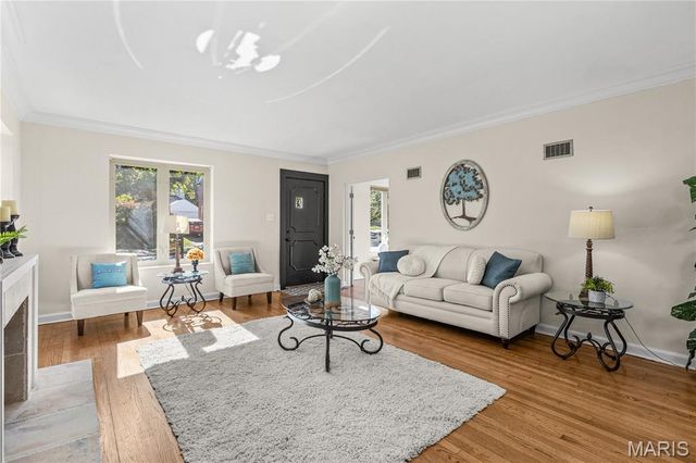 7823 Stanford Avenue, St Louis, MO 63130