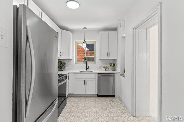 7823 Stanford Avenue, St Louis, MO 63130