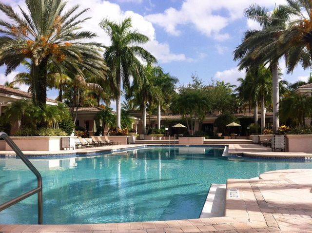 3019 Alcazar Place Apt 102, Palm Beach Gardens, FL 33410