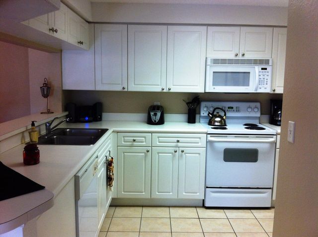 3019 Alcazar Place Apt 102, Palm Beach Gardens, FL 33410