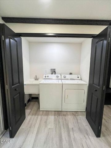 912 E Sanders Street, Four Oaks, NC 27524