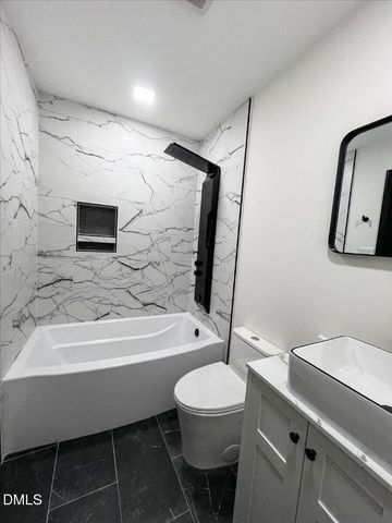 912 E Sanders Street, Four Oaks, NC 27524