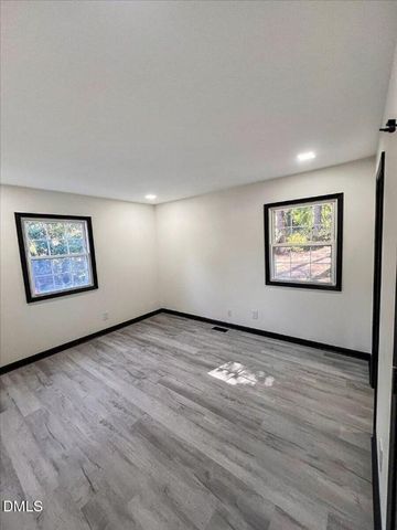 912 E Sanders Street, Four Oaks, NC 27524