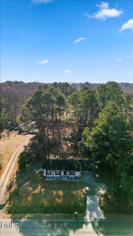 912 E Sanders Street, Four Oaks, NC 27524