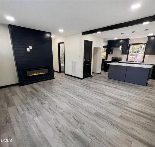 912 E Sanders Street, Four Oaks, NC 27524