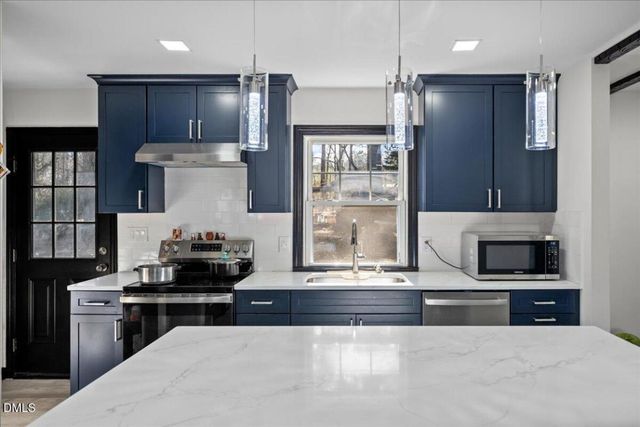 912 E Sanders Street, Four Oaks, NC 27524