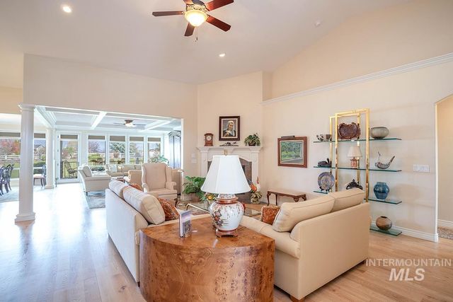 7480 E Grey Lag Dr, Nampa, ID 83687