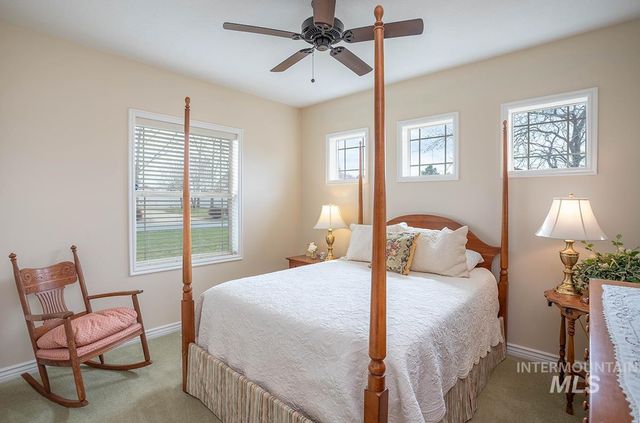 7480 E Grey Lag Dr, Nampa, ID 83687