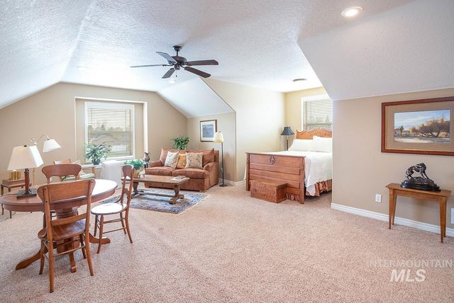 7480 E Grey Lag Dr, Nampa, ID 83687