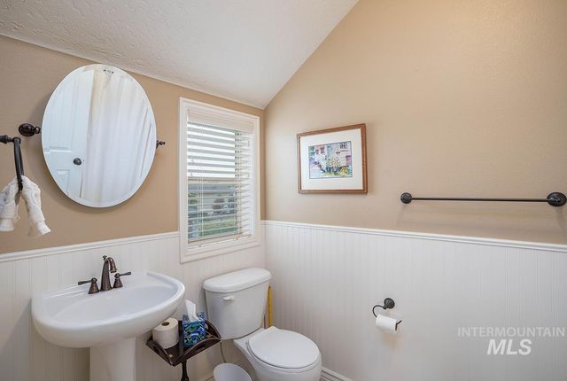 7480 E Grey Lag Dr, Nampa, ID 83687