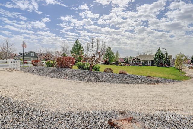 7480 E Grey Lag Dr, Nampa, ID 83687