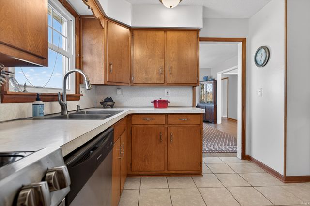 6087 E State Road 218, Walton, IN 46994