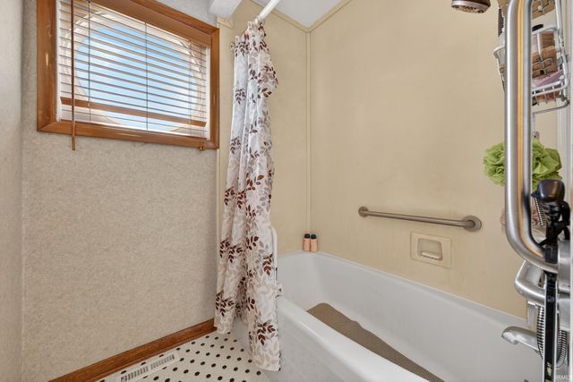 6087 E State Road 218, Walton, IN 46994