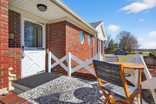 6087 E State Road 218, Walton, IN 46994