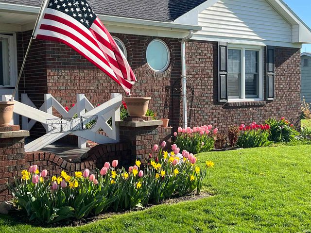 6087 E State Road 218, Walton, IN 46994