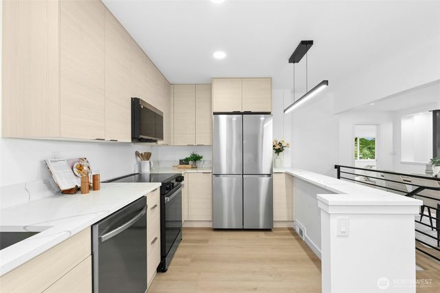 8953 NE 116th Place, Kirkland, WA 98034