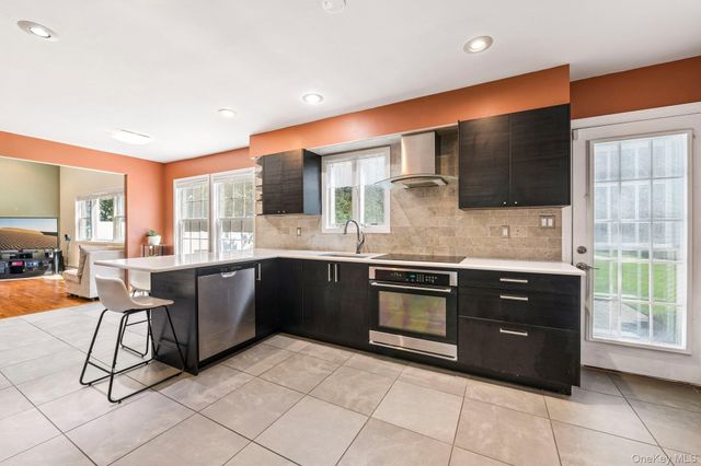 129 Jefferson Avenue, Saint James, NY 11780