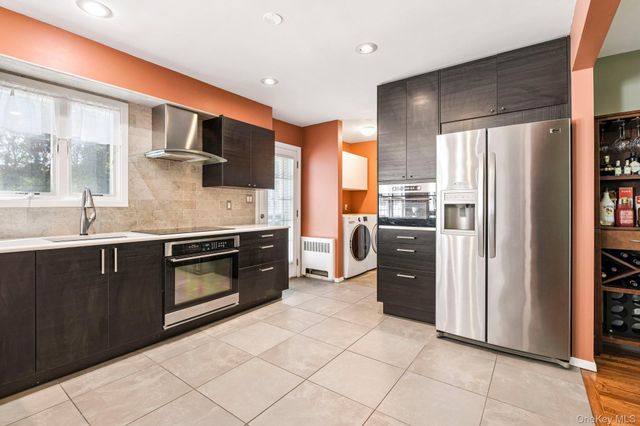 129 Jefferson Avenue, Saint James, NY 11780