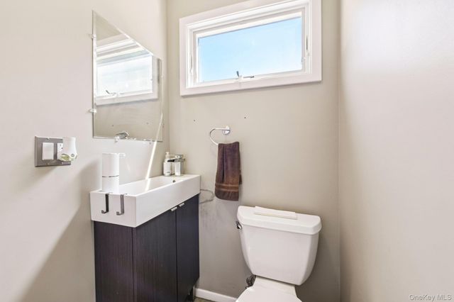 129 Jefferson Avenue, Saint James, NY 11780