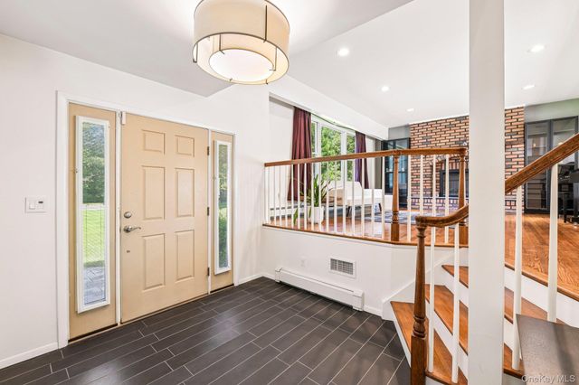 129 Jefferson Avenue, Saint James, NY 11780