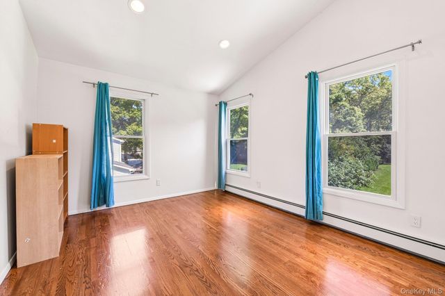 129 Jefferson Avenue, Saint James, NY 11780