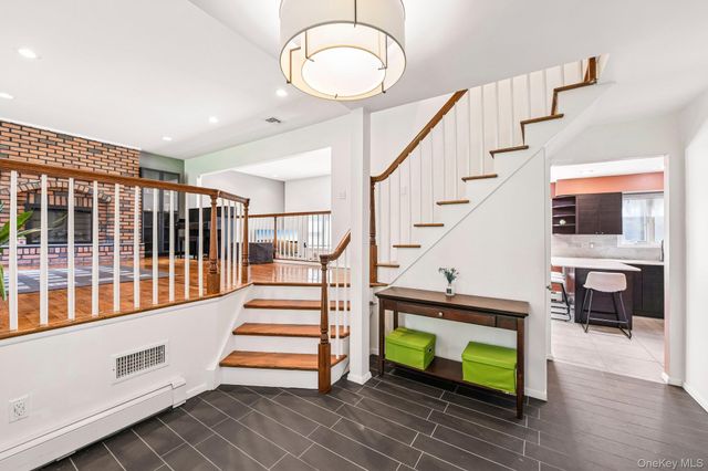 129 Jefferson Avenue, Saint James, NY 11780