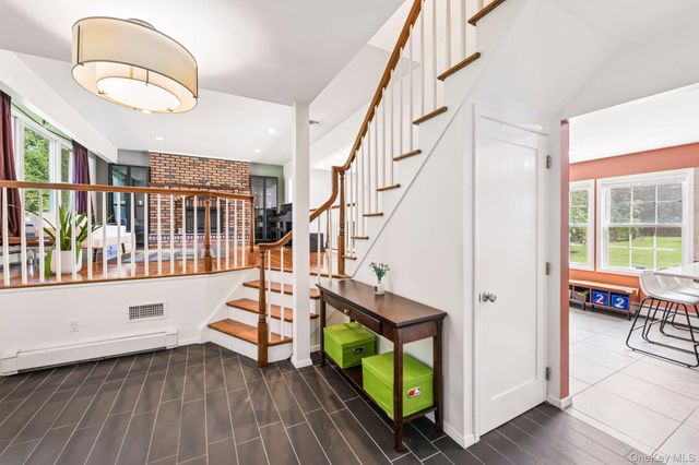 129 Jefferson Avenue, Saint James, NY 11780