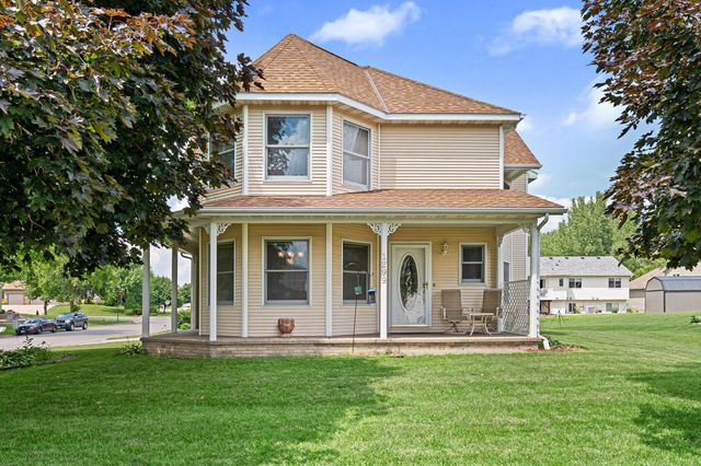 1299 Bellflower Lane NE, Owatonna, MN 55060