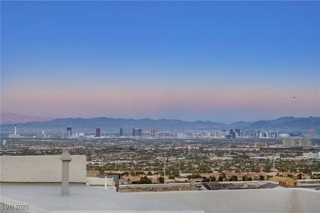 11701 Gentle Birdsong Avenue, Las Vegas, NV 89138