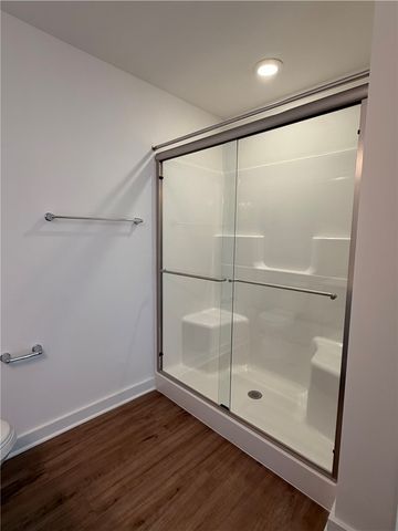 2006 Canterbury Dr, Imperial, PA 15126