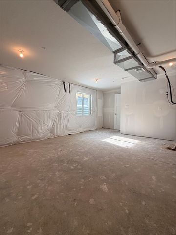 2006 Canterbury Dr, Imperial, PA 15126