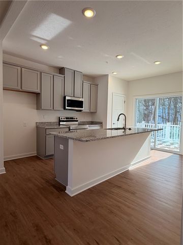 2006 Canterbury Dr, Imperial, PA 15126