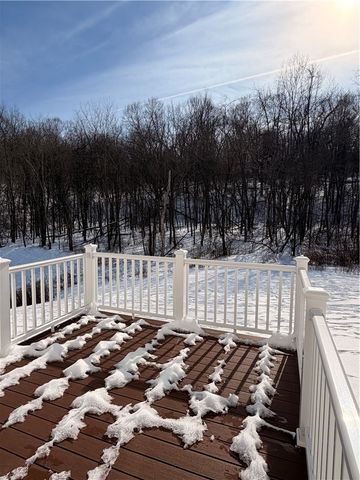 2006 Canterbury Dr, Imperial, PA 15126