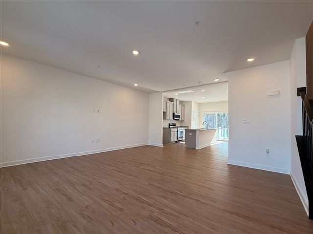 2006 Canterbury Dr, Imperial, PA 15126