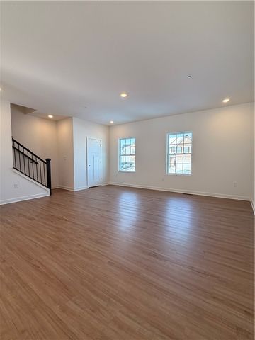 2006 Canterbury Dr, Imperial, PA 15126