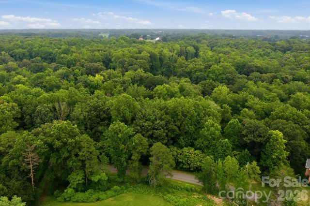 705 St Andrews Road, Statesville, NC 28625