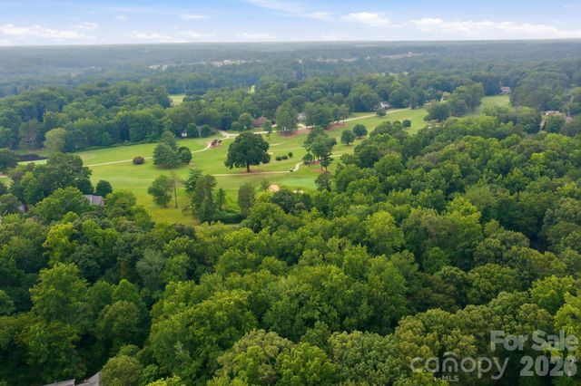705 St Andrews Road, Statesville, NC 28625