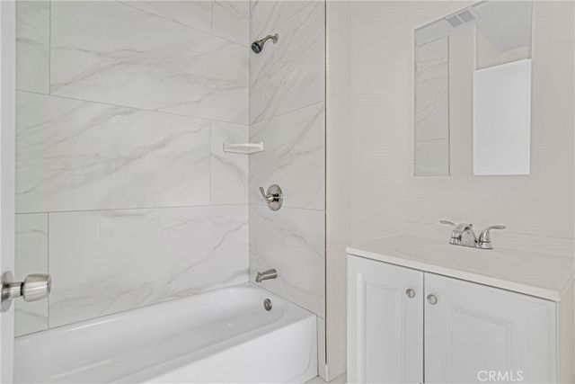 11513 Berendo, Los Angeles, CA 90044