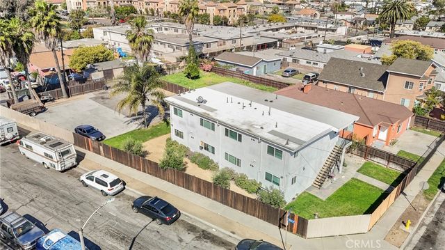 11513 Berendo, Los Angeles, CA 90044
