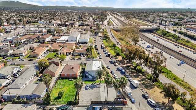 11513 Berendo, Los Angeles, CA 90044