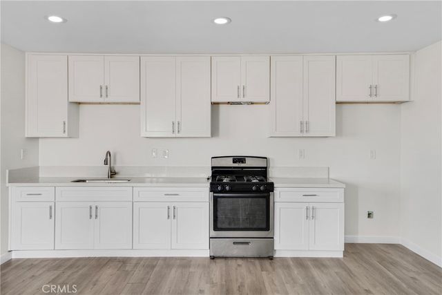 11513 Berendo, Los Angeles, CA 90044