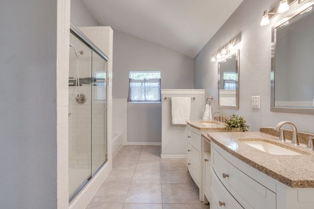 5520 Asbury Drive, River Oaks, TX 76114