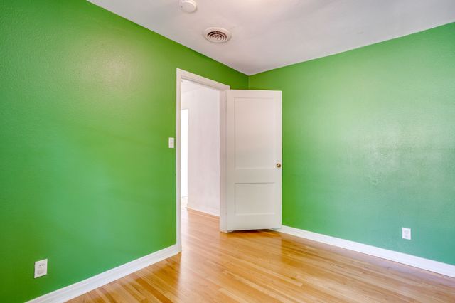 5520 Asbury Drive, River Oaks, TX 76114