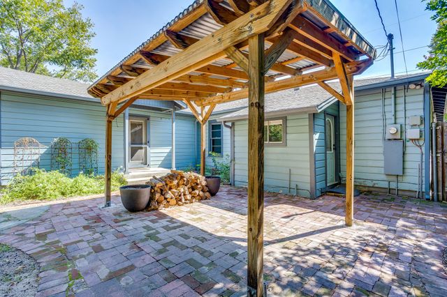 5520 Asbury Drive, River Oaks, TX 76114