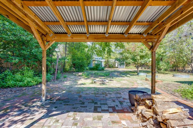5520 Asbury Drive, River Oaks, TX 76114